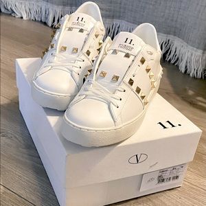 Valentino Untitled Rockstud Women’s Sneaker NWT Size 38 (fits like a 7.5)
